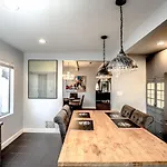 Renovated And Spacious Home Near Beverly Hills